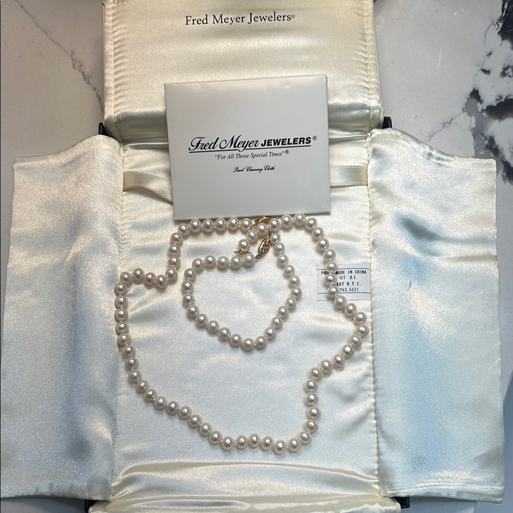 Fred Meyer Pearl set